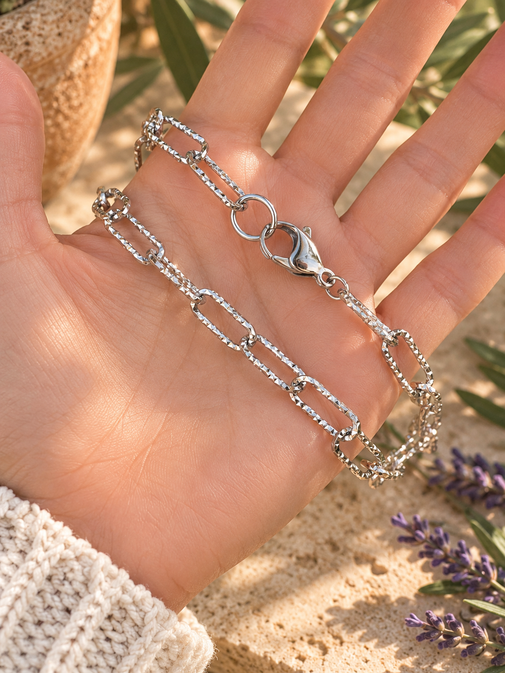 STATEMENT PAPERCLIP NECKLACE